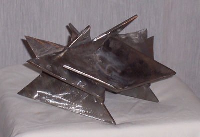 Metal Form (3-quarter view of the front and left side)
